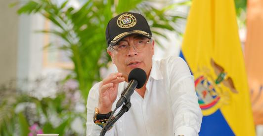 Presidente Petro durante el evento realizado en Puerto Asis, Putumayo, donde se destruyeron 4 mil toneladas de explosivos pertenecientes al grupo armado Coordinadora Nacional Ejército Bolivariano