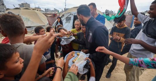 Egipto envía 153 camiones con ayuda humanitaria a Gaza tras anuncio de alto al fuego