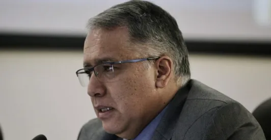 Magistrado que decidió caso Uribe fue cuestionado por favorecer a familiar en escándalo de corrupción judicial