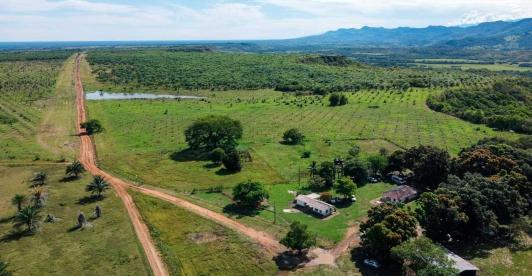 ​El nuevo predio entregado a los firmantes de paz le permitirá al colectivo desarrollar su proyecto productivo con vocación turística.​​​