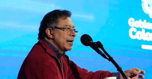 Presidente desmiente que el Gobierno usará ahorros pensionales para pagar bono