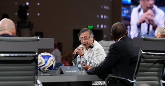 Presidente Petro participa en foro de inversión global en Arabia Saudita y aboga por transición energética