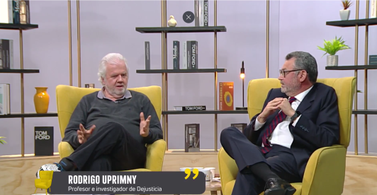 Humberto Sierra Porto, director del Departamento de Derecho Constitucional de la Universidad Externado y Rodrigo Uprimny, profesor e investigador en temas de justicia y derechos humanos.