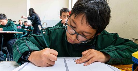 Proyecto de ley que prohíbe inicio de clases antes de las 7:00 a.m. avanza en el Senado
