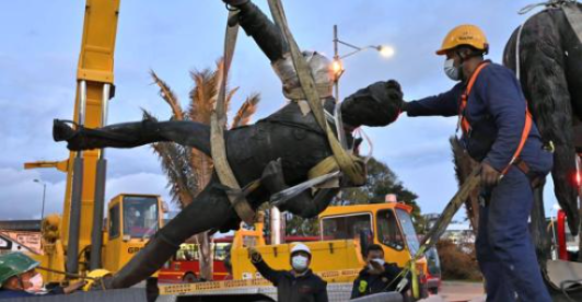 traslado de la escultura del Bolívar Ecuestre del Monumento a los Héroes