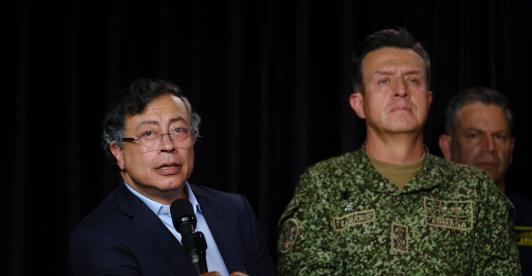 El primer mandatario afirmó que la ofensiva contra disidencias de Iván Mordisco se debe por su vinculación el narcotráfico y su negativa a participar en procesos de paz. 