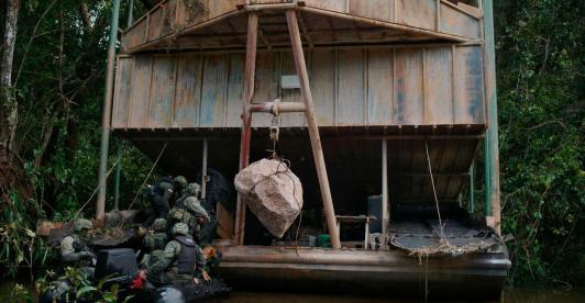Colombia y Brasil destruyen 14 máquinas de minería ilegal en operación conjunta en la Amazonía
