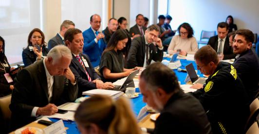 Colombia prohíbe precursores químicos del fentanilo para evitar convertirse en productor