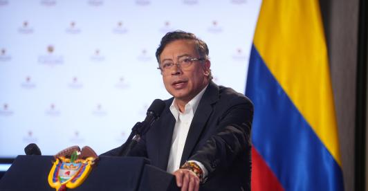 Presidente Petro denuncia "volteo de tierras" en la Sabana de Bogotá mientras se debate regulación ambiental