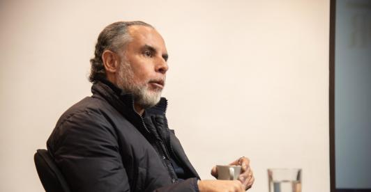 Gobierno denuncia "ataque político" del CNE luego de la sanción impuesta a la campaña presidencial 