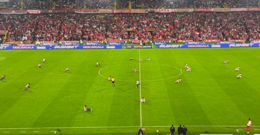 Protesta de jugadores. / Foto: X Dianarin. 