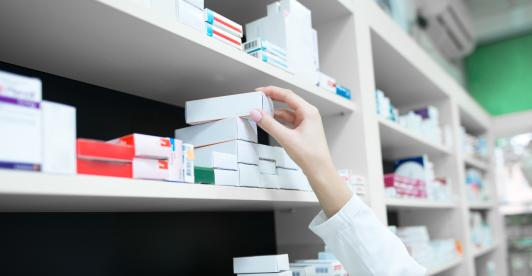 FOMAG cambia operador para mejorar entrega de medicamentos a docentes en Bogotá 