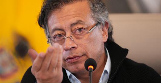 Presidente Petro responde a fallo de juez sobre Banco del Pacifico.