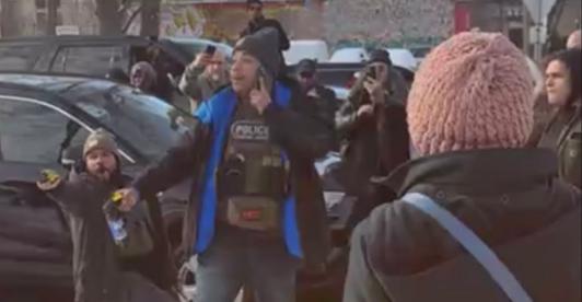 Denuncia contra agente del ICE. / Fotos: Redes sociales.