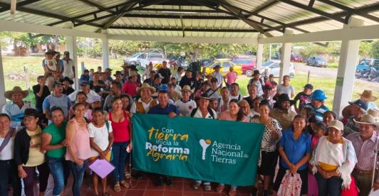 Entrega de tierras. / Foto: ANT.