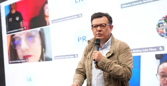 Hollman Morris visitó la Emisora de Paz de Chaparral.