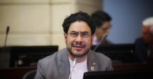 Iván Cepeda confirma que seguirá en consultas y exige certificación del CNE sobre naturaleza de la votación