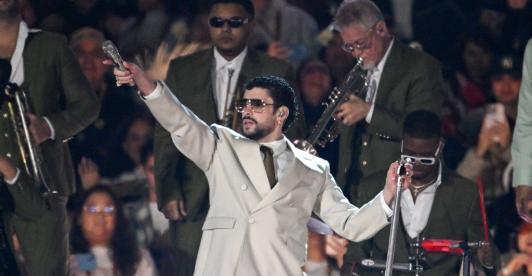 Reservas Airbnb en Medellín por Bad Bunny: SIC anuncia sanciones.