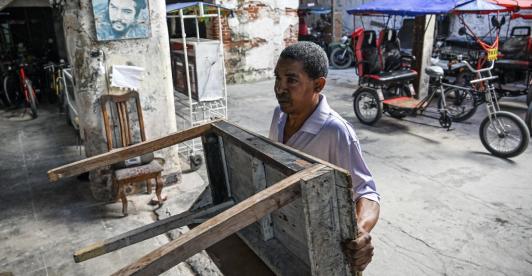 Triciclos eléctricos y bicitaxis, la alternativa ante la crisis de combustible en Cuba