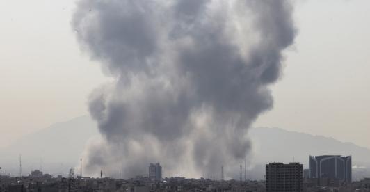 Ataque conjunto de Estados Unidos e Israel contra Irán deja al menos 24 muertos, incluidos víctimas de bombardeo a una escuela