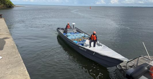 Armada incauta 2,3 toneladas de cocaína en el Pacífico sur.