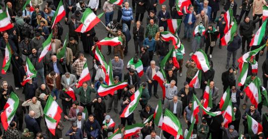 Ataque de EE. UU. e Israel contra Irán desata reacciones globales.