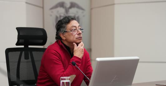 Empresariado debe pagar quincena con salario vital: Petro.