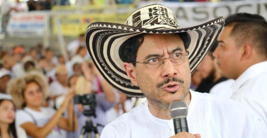 Iván Cepeda convoca marcha en Bogotá a favor del salario mínimo vital y en respaldo al presidente Petro