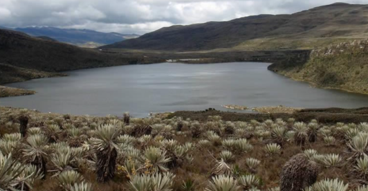 lago en el páramo de Sumapaz