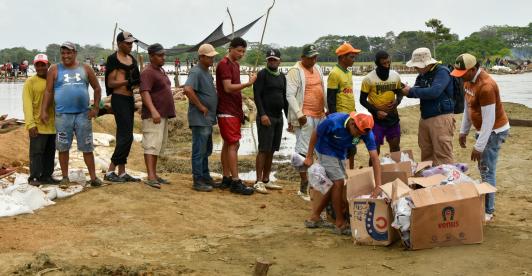  Petro convoca a campesinos de Córdoba y Sucre a romper diques.