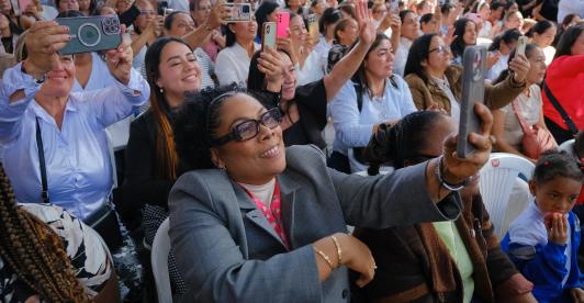 Petro ordenó acelerar vinculación de madres comunitarias al ICBF.
