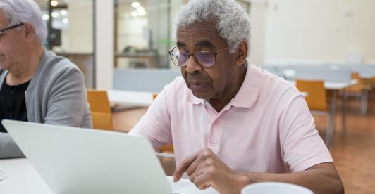 Corte Suprema elimina exigencia de convivencia para reconocer pensión de sobrevivientes a hijos con invalidez