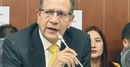 Luis Guillermo Pérez recordó que con la suspensión del  salario mínimo vital afecta a más de 2 millones de trabajadores que devengan el mínimo y perjudican a más de 100 mil soldados y policías.
