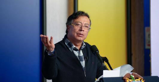  Petro llama a crear un 'frente mundial contra la guerra' por situación en Irán