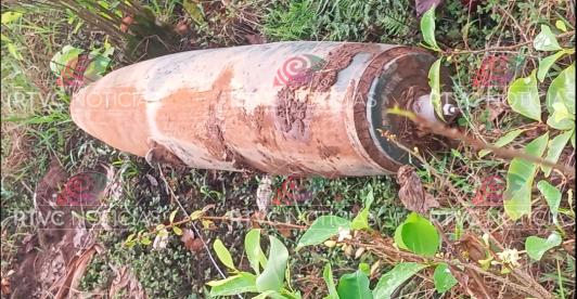 Bomba hallada en frontera de Colombia con Ecuador. / Foto: RTVC