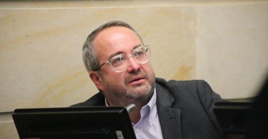 Corte Suprema condena a 23 años al senador uribista Ciro Ramírez.