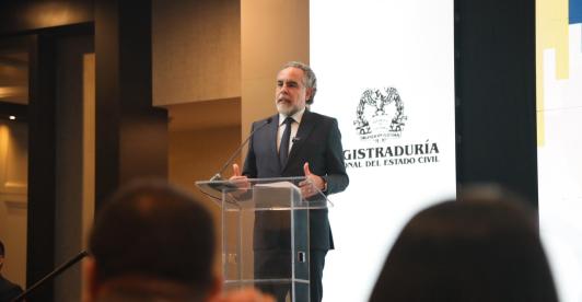 Ministro de Interior denuncia que registrador de Córdoba fue grabado recibiendo $100 millones para inflar votos