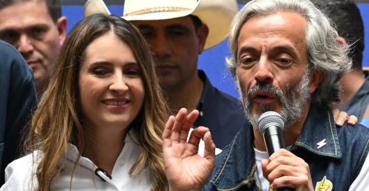 Paloma Valencia y Juan Daniel Oviedo. / Foto: AFP.