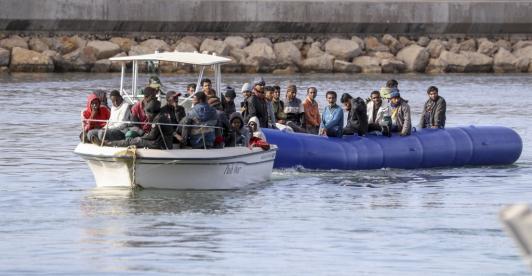 Parlamento Europeo aprueba centros de detención para migrantes.