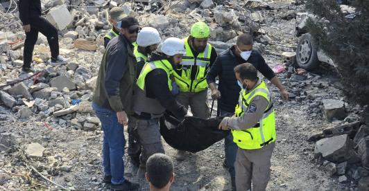  Sube a más de 300 el balance de muertos en Líbano por bombardeos israelíes del miércoles