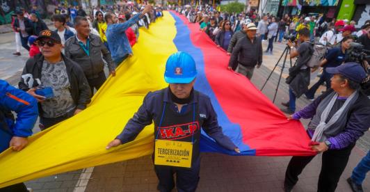 Firma de decreto para el 1 de mayo. / Foto: Presidencia.