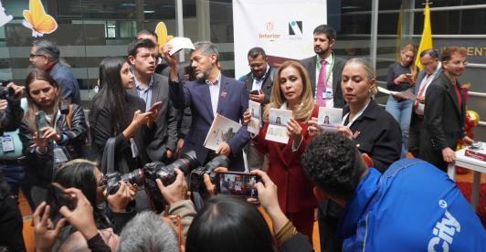 Colombia estrena nuevo modelo de pasaporte: producción pasa a manos del Estado