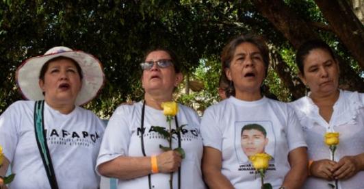 "Es una burla": Madres de 'Falsos Positivos' sobre Alvaro Uribe como MinDefensa en un eventual gobierno de Paloma Valencia