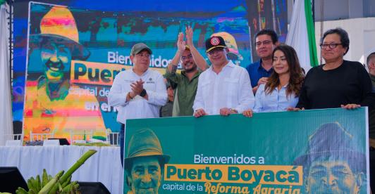Pdte. Petro entregó 5.300 hectáreas en Puerto Boyacá