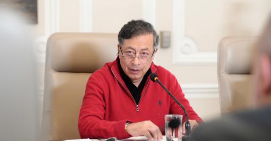 Petro llevará a la CPI atentado en vía Panamericana en Cauca