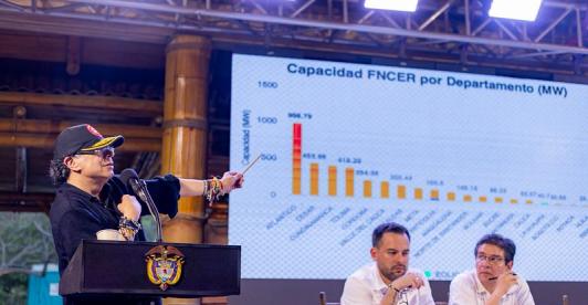 Presidente Gustavo Petro convoca a una "gran lucha por la tierra" y llama a la movilización social