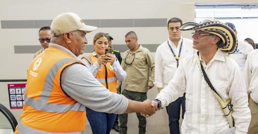 Presidente Petro inaugura nueva zona de llegadas nacionales en el aeropuerto Ernesto Cortissoz