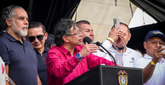 Petro defiende asamblea nacional constituyente en Colombia