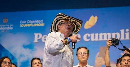 Petro exige a Álex Char explicaciones por recursos de Educación