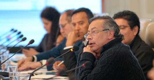 Petro ordena a la SuperFinanciera actuar contra fondos privados